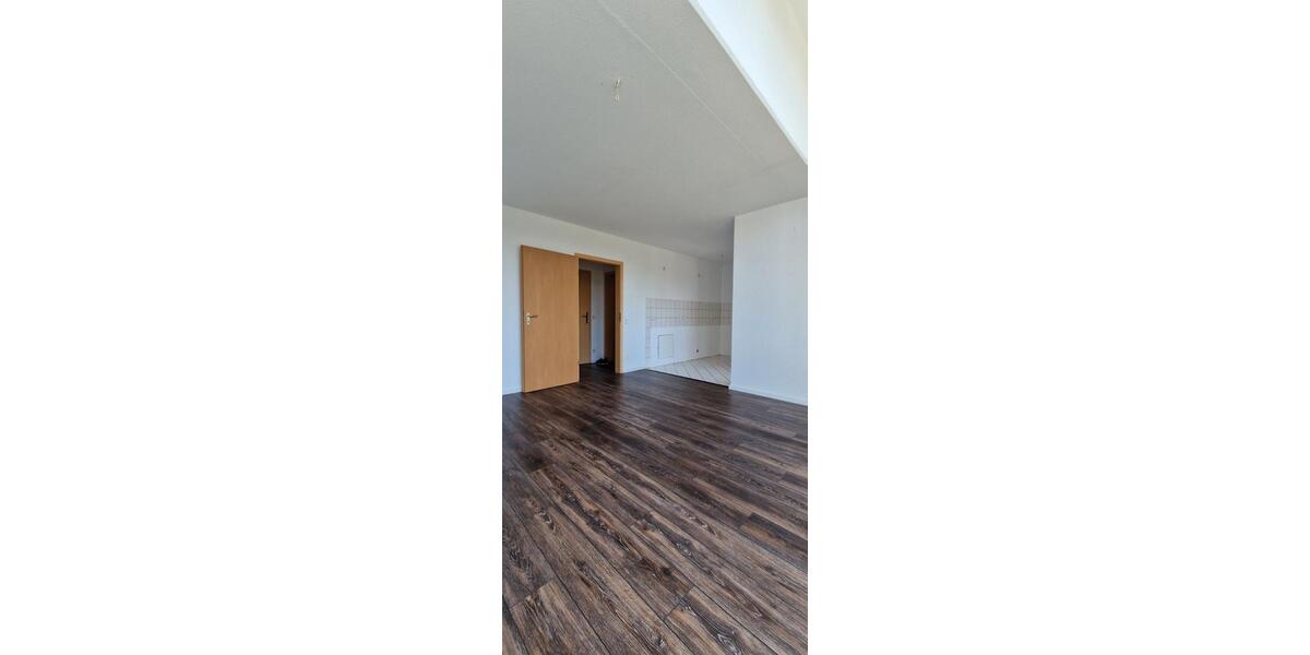 Dachgeschoßwohnung Meerane - 1 Zimmer, 37 m&sup2;, 250&euro; | Angebot:26317123