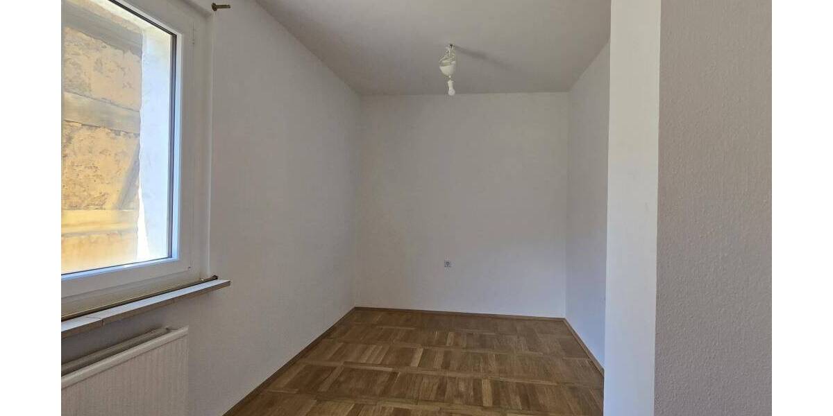 Einfamilienhaus Reichenbach - 1 Zimmer, 251 m&sup2;, 229.900&euro; | Angebot:25801533