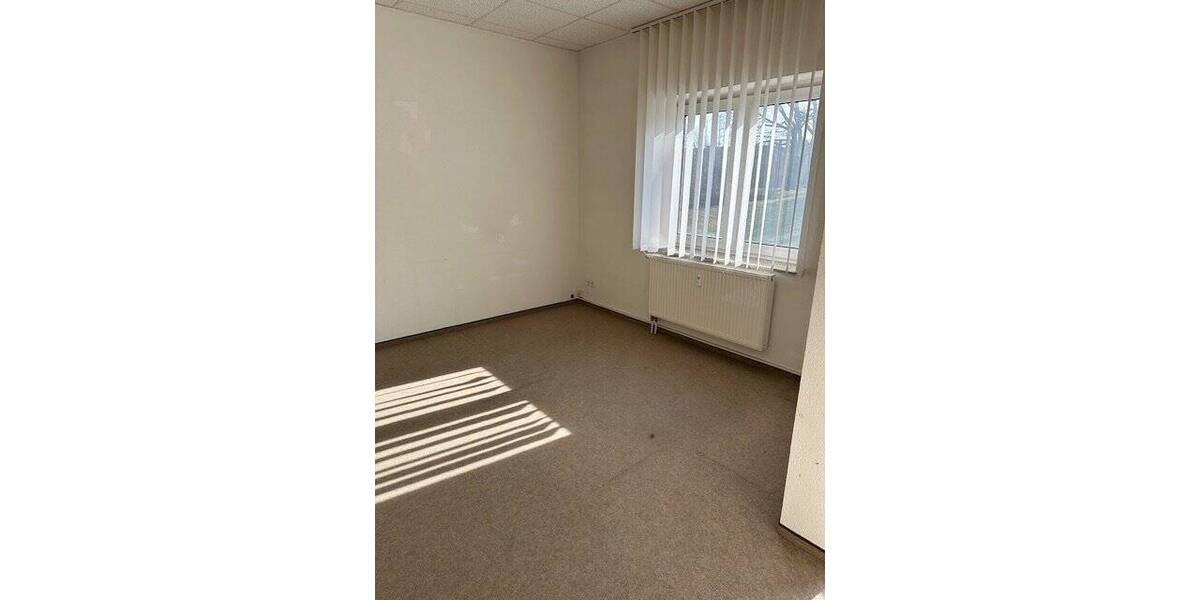 BüroPraxis in günstig gelegenem WGH, Neubau 1996, 1.OG, ca. 125 m², Balkon, Modernisierungsbedarf 3 zimmer