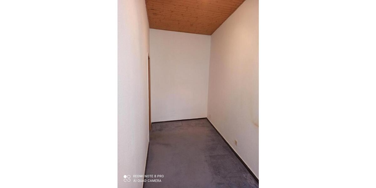 Etagenwohnung Greiz - 2 Zimmer, 37 m&sup2;, 210&euro; | Angebot:26587465