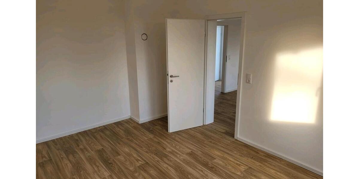 Etagenwohnung Crimmitschau - 2 Zimmer, 50 m&sup2;, 440&euro; | Angebot:25305399