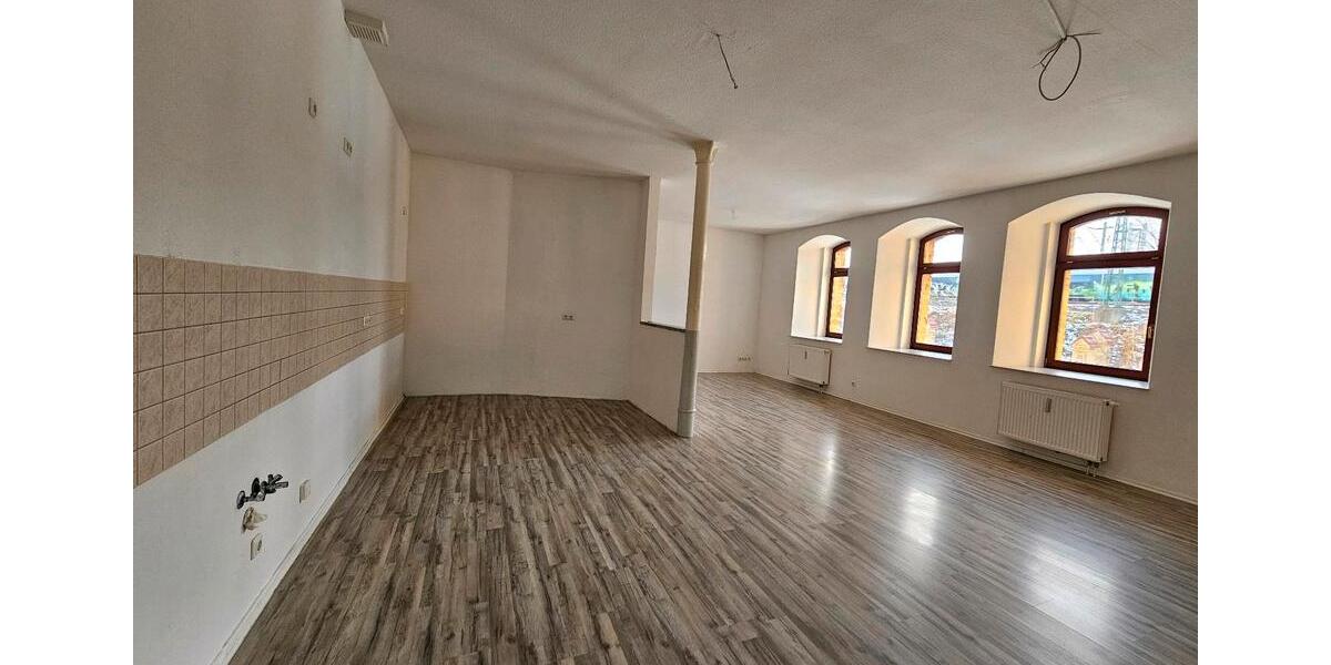 Erdgeschoßwohnung Crimmitschau - 4 Zimmer, 135 m&sup2;, 1.249&euro; | Angebot:24773905
