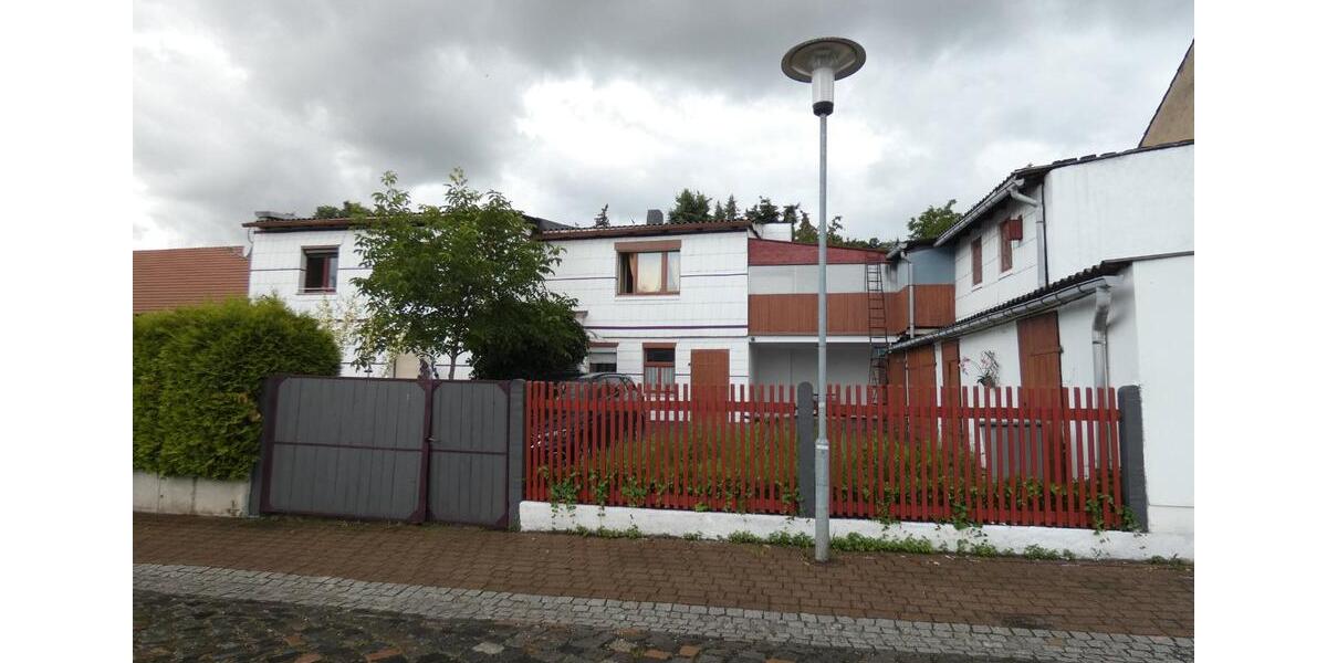Einfamilienhaus Zeitz Theißen - 4 Zimmer, 200 m&sup2;, 220.000&euro; | Angebot:27142900