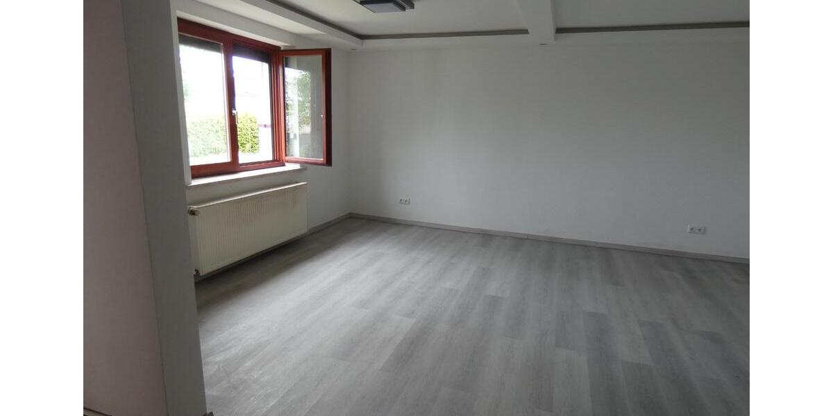 Einfamilienhaus Zeitz Theißen - 4 Zimmer, 200 m&sup2;, 220.000&euro; | Angebot:27142900