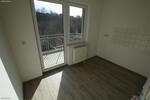 2 Raum DG-Wohnung mit Balkon und Blick ins Grüne. Bad mit Wanne! In Weida! - Dachgeschoßwohnung Weida Liebsdorf | Angebot:26347862