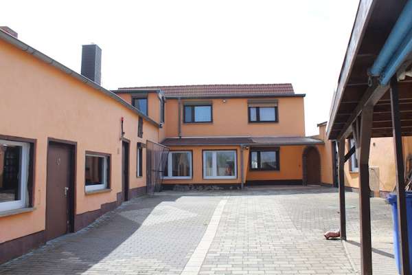 Haus zum Kaufen in Pegau OT Eisdorf 270.000 € 154.49 m²