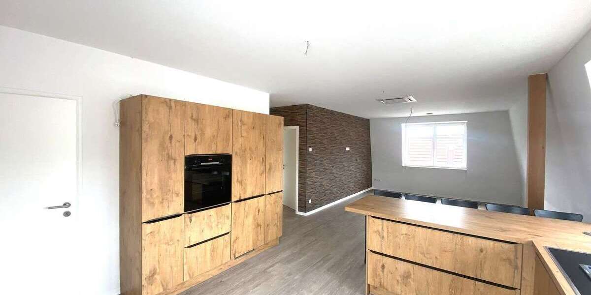 Etagenwohnung Crossen - 4 Zimmer, 126 m&sup2;, 1.350&euro; | Angebot:25541938