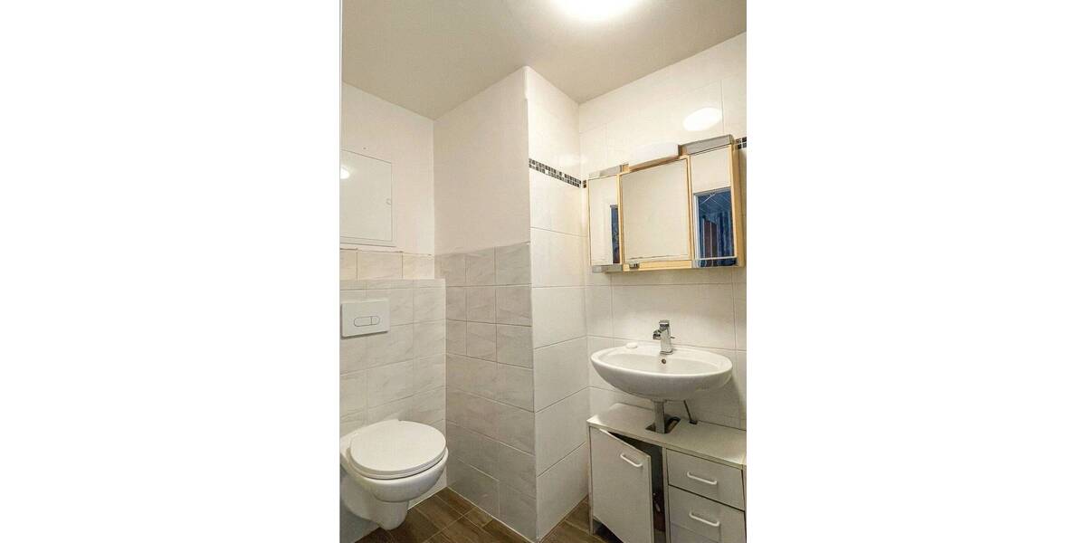 Reihenmittelhaus Meerane - 8 Zimmer, 200 m&sup2;, 79.000&euro; | Angebot:26388194