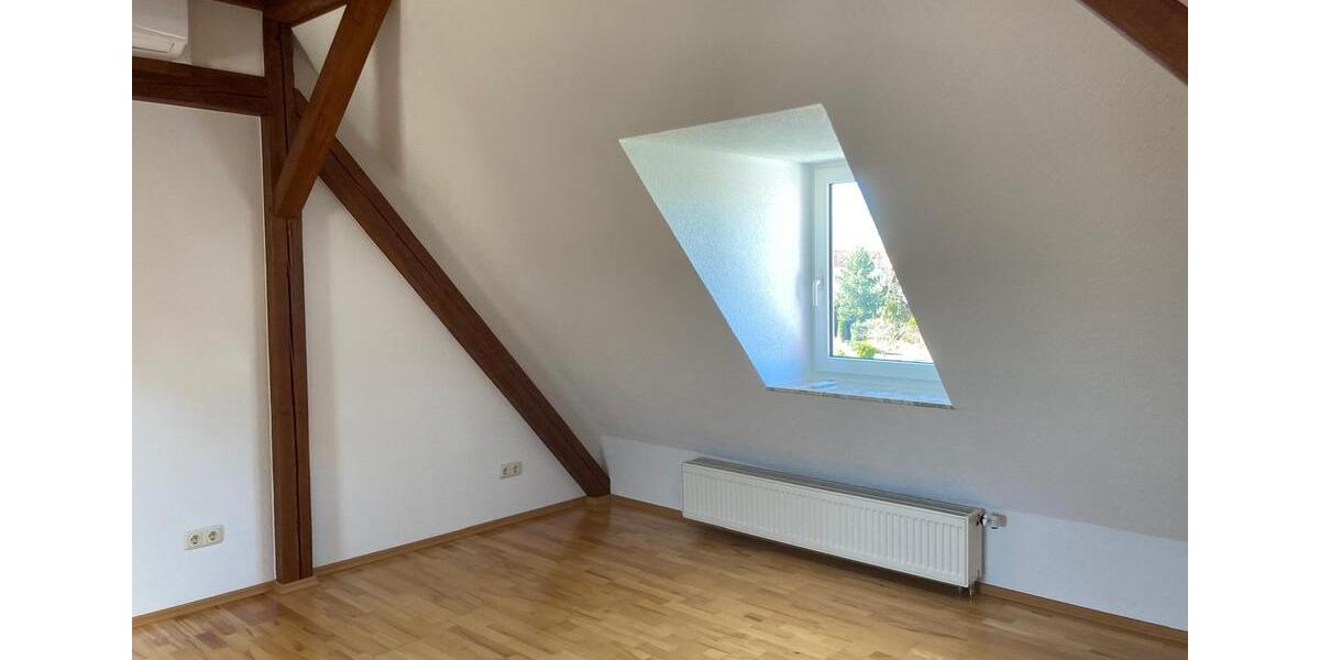 Dachgeschoßwohnung Elsteraue - 2 Zimmer, 60 m&sup2;, 360&euro; | Angebot:26690494
