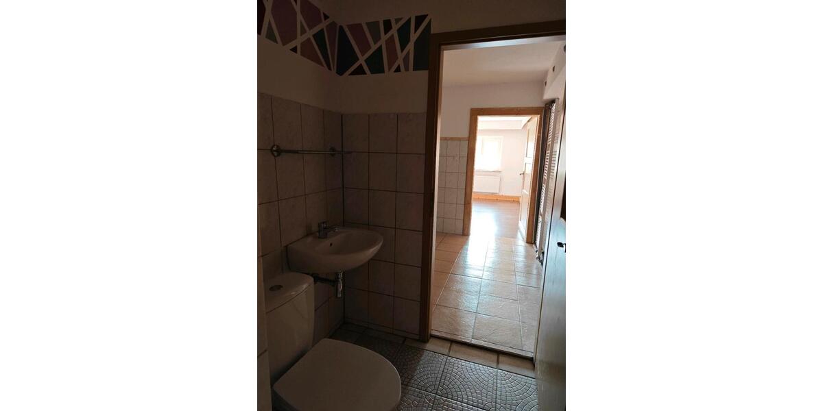 Maisonettenwohnung Kraftsdorf - 4 Zimmer, 130 m&sup2;, 1.200&euro; | Angebot:25136991