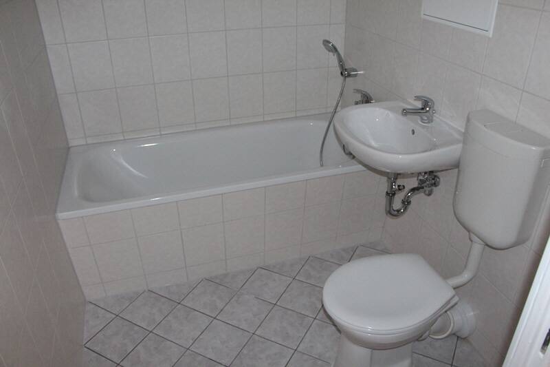 Etagenwohnung Gera Lusan - 1 Zimmer, 32 m&sup2;, 220&euro; | Angebot:26556320