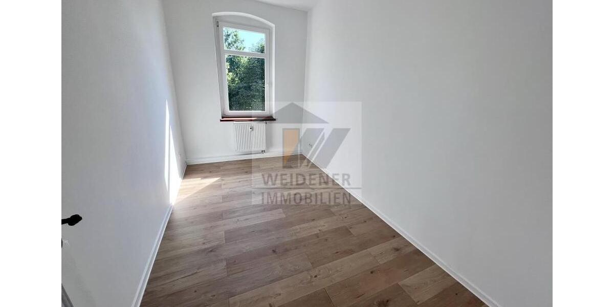 Sanierte 4-Raum-Wohnung mit Balkon und Einbauküche! 4 zimmer