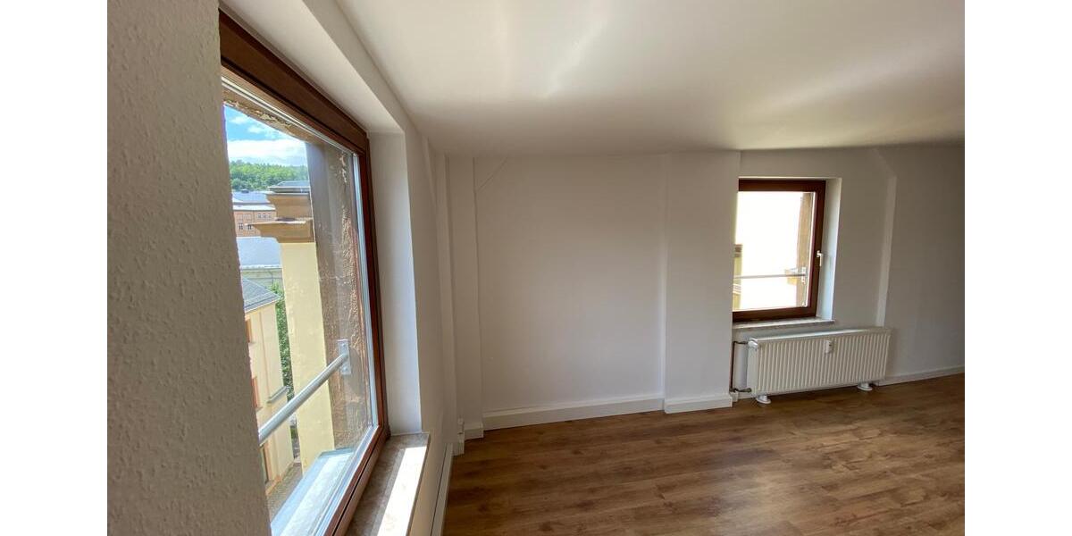 Dachgeschoßwohnung Greiz - 2 Zimmer, 68 m&sup2;, 340&euro; | Angebot:26462523
