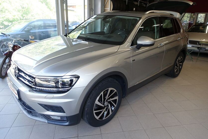 VW Tiguan 68.885 km 19.450 € Zwickau 08056