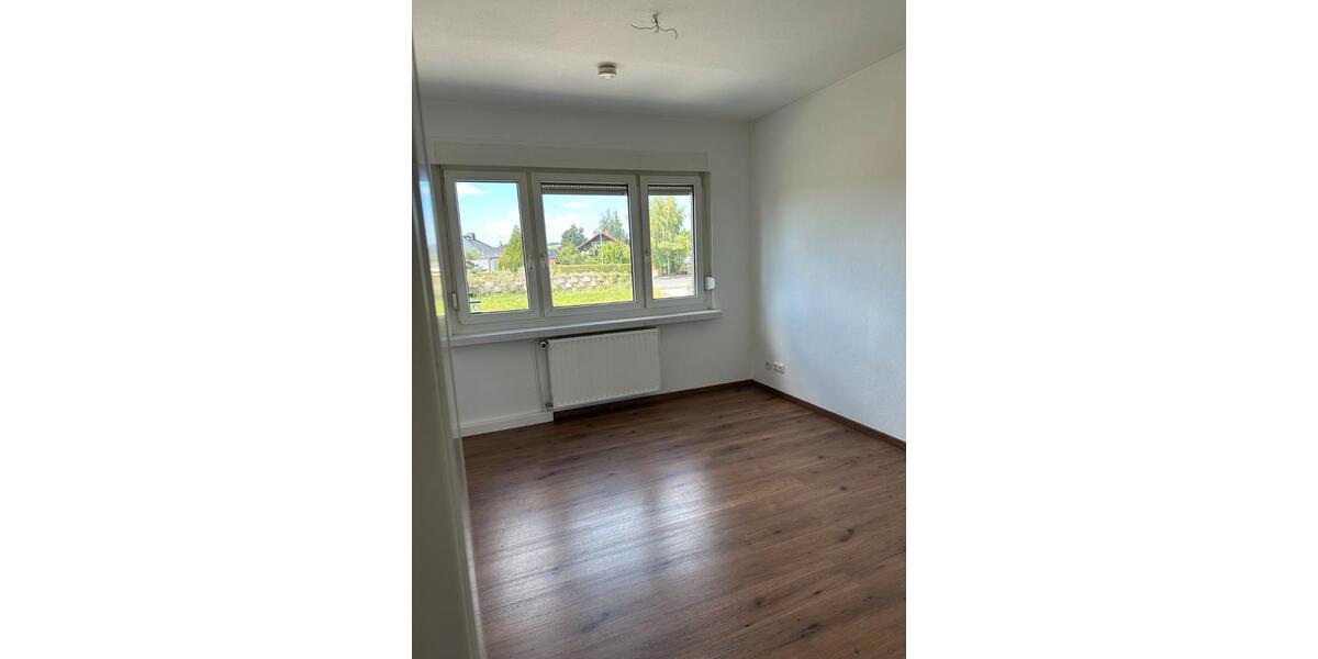 Etagenwohnung Eisenberg - 3 Zimmer, 68 m&sup2;, 75.000&euro; | Angebot:27709694