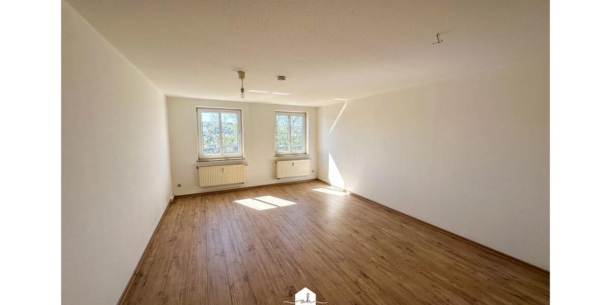 Dachgeschoßwohnung Gera - 3 Zimmer, 81 m&sup2;, 420&euro; | Angebot:26440892