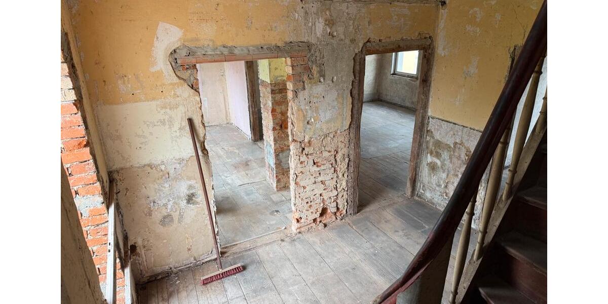 Reihenhaus Schmölln - 5 Zimmer, 160 m&sup2;, 99.000&euro; | Angebot:26798009