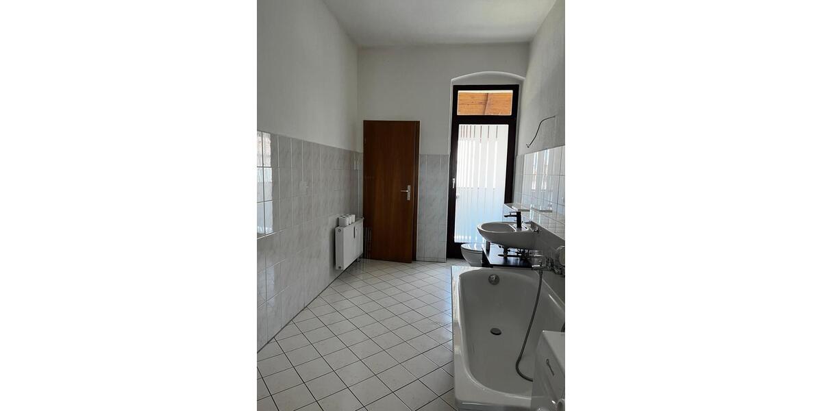 Etagenwohnung Zeitz - 2 Zimmer, 73 m&sup2;, 444&euro; | Angebot:26485924