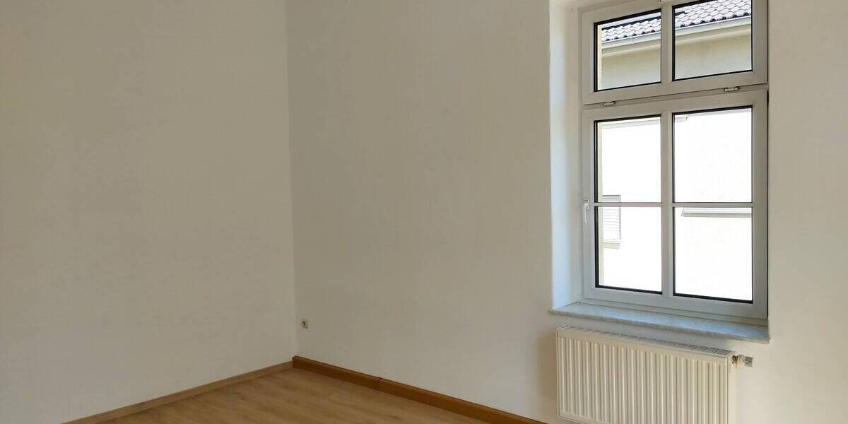 Etagenwohnung Gera Innenstadt - 3 Zimmer, 96 m&sup2;, 600&euro; | Angebot:26796130