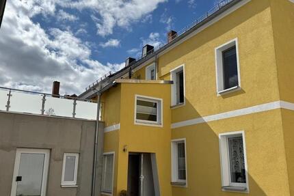 Mehrfamilienhaus Reihenendhaus Immobilie Wohngebäude mit Garten zimmer