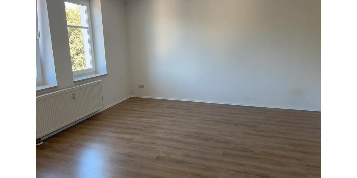 Etagenwohnung Crimmitschau - 4 Zimmer, 100 m&sup2;, 520&euro; | Angebot:24469695