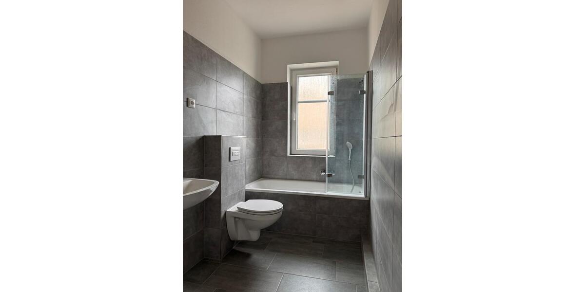 Dachgeschoßwohnung Meerane - 3 Zimmer, 80 m&sup2;, 562&euro; | Angebot:26613602