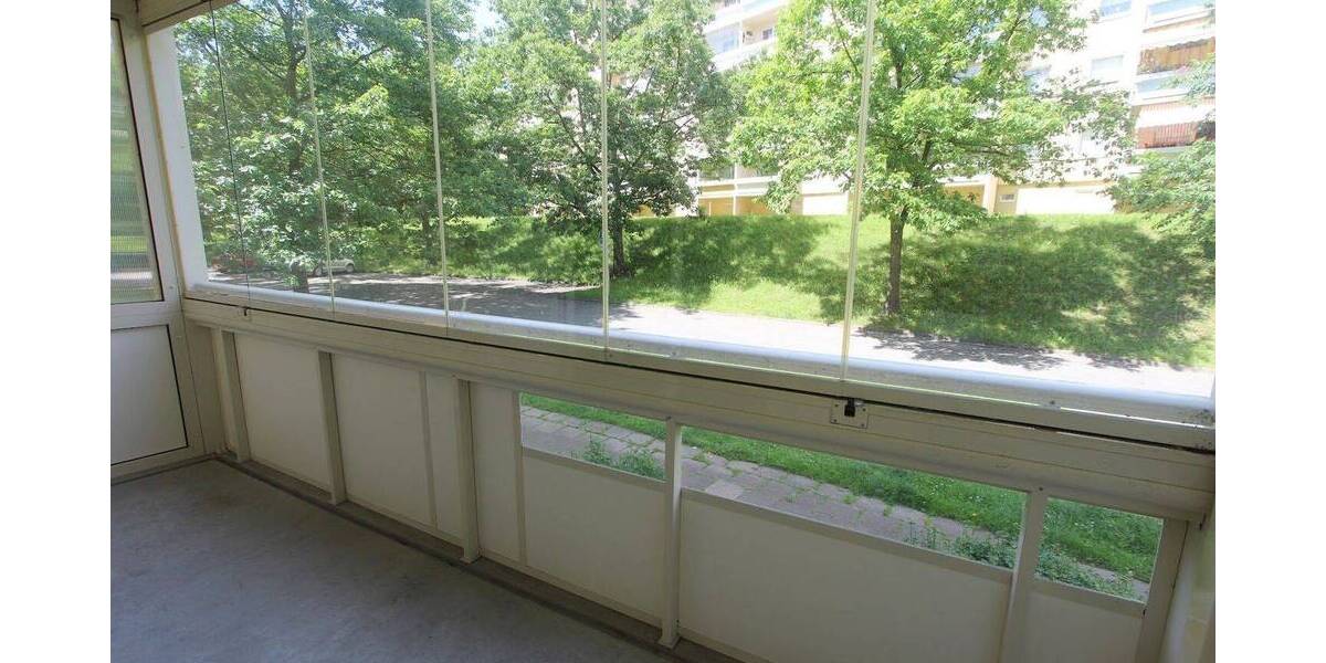 Etagenwohnung Gera Lusan - 2 Zimmer, 50 m&sup2;, 295&euro; | Angebot:26276117