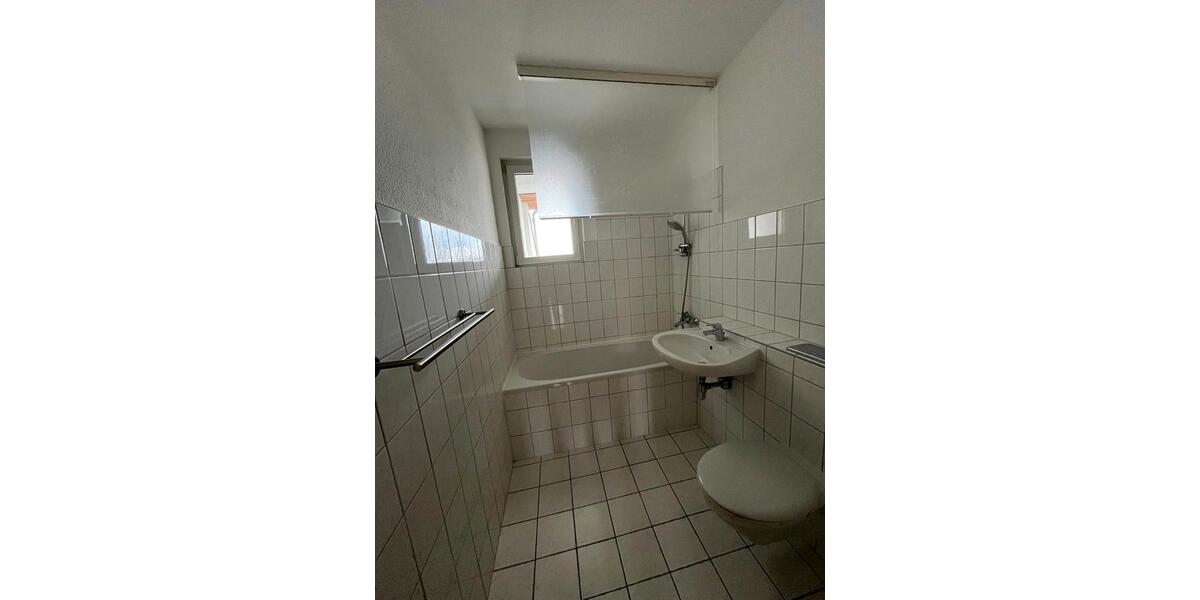 Etagenwohnung Gera Alt-Bieblach - 2 Zimmer, 55 m&sup2;, 300&euro; | Angebot:25976126