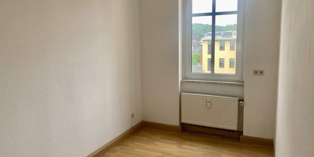 Großzügige 6-Zimmer-Dachgeschosswohnung in Gera Debschwitz 6 zimmer