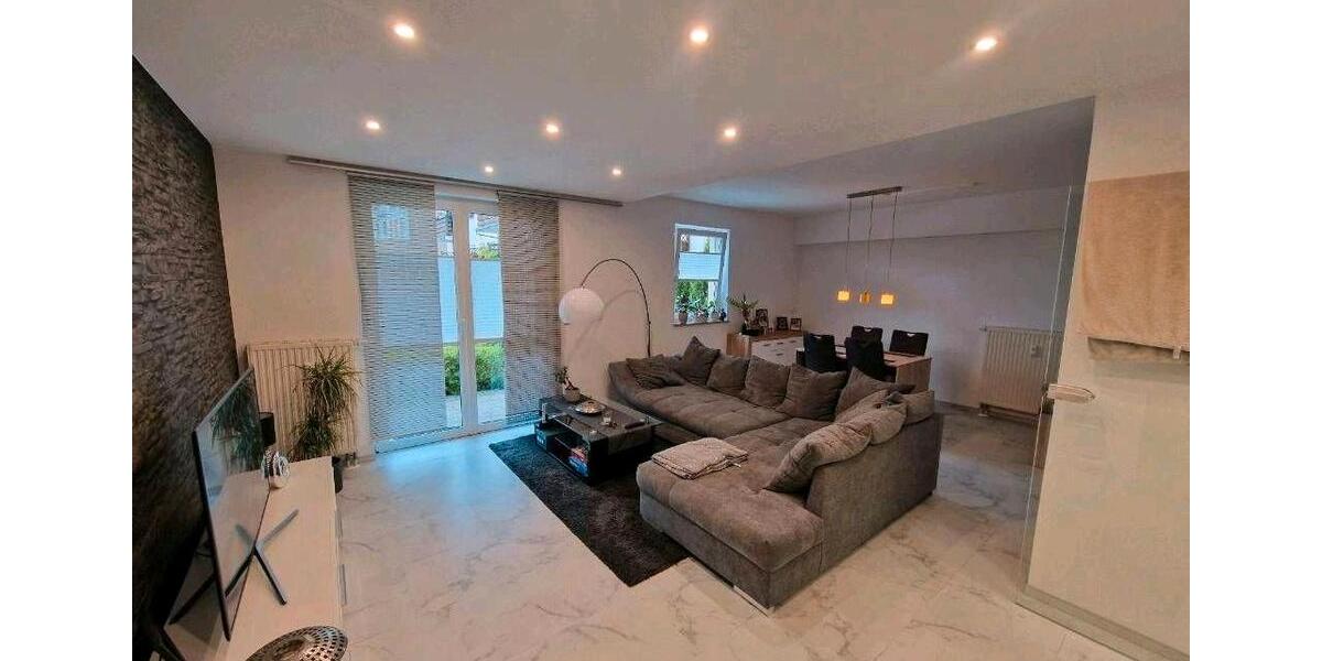 Erdgeschoßwohnung Ronneburg - 2 Zimmer, 60 m&sup2;, 465&euro; | Angebot:26122722