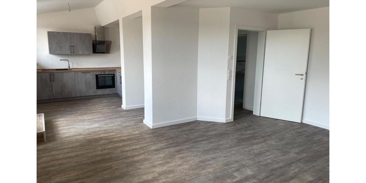 Etagenwohnung Meerane - 4 Zimmer, 127 m&sup2;, 998&euro; | Angebot:26165287
