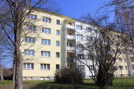 Wohnung Altenburg - 3 Zimmer, 59 m&sup2;, 380&euro; | Angebot:25915504