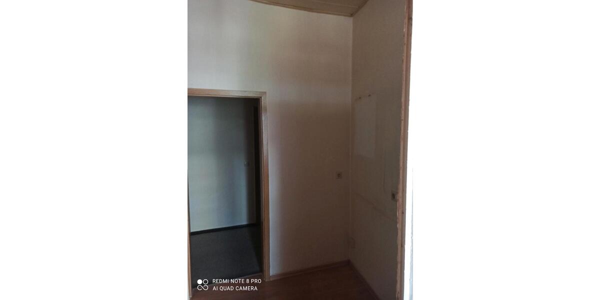 Etagenwohnung Greiz - 2 Zimmer, 37 m&sup2;, 210&euro; | Angebot:26587465