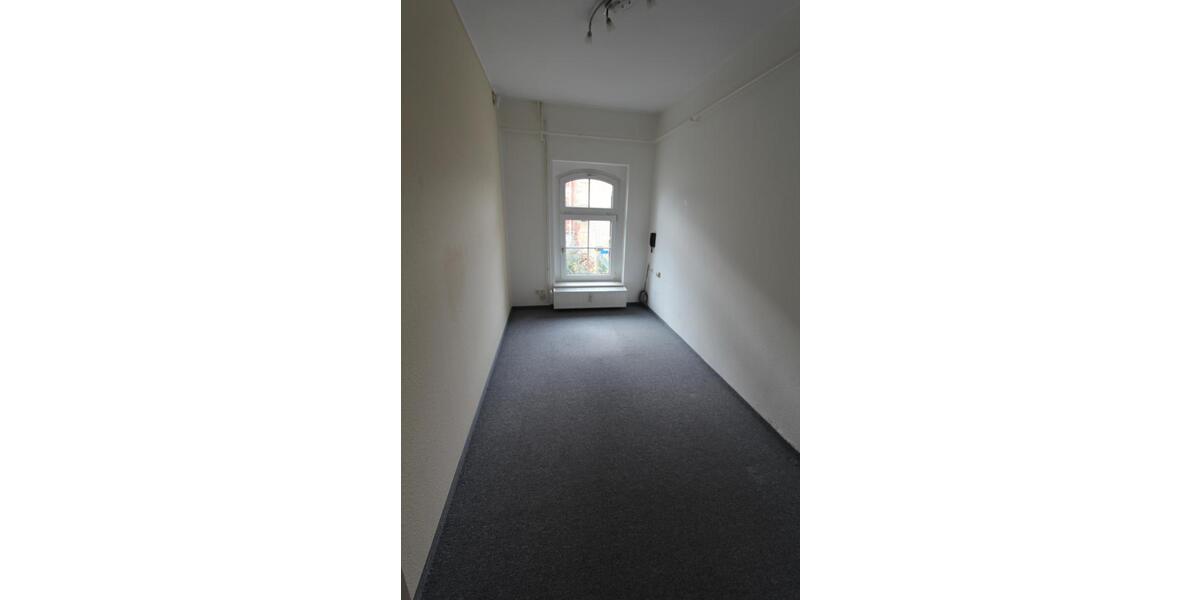 Sehr gut geschnittene Ladeneinheit im Zentrum von Meerane zimmer