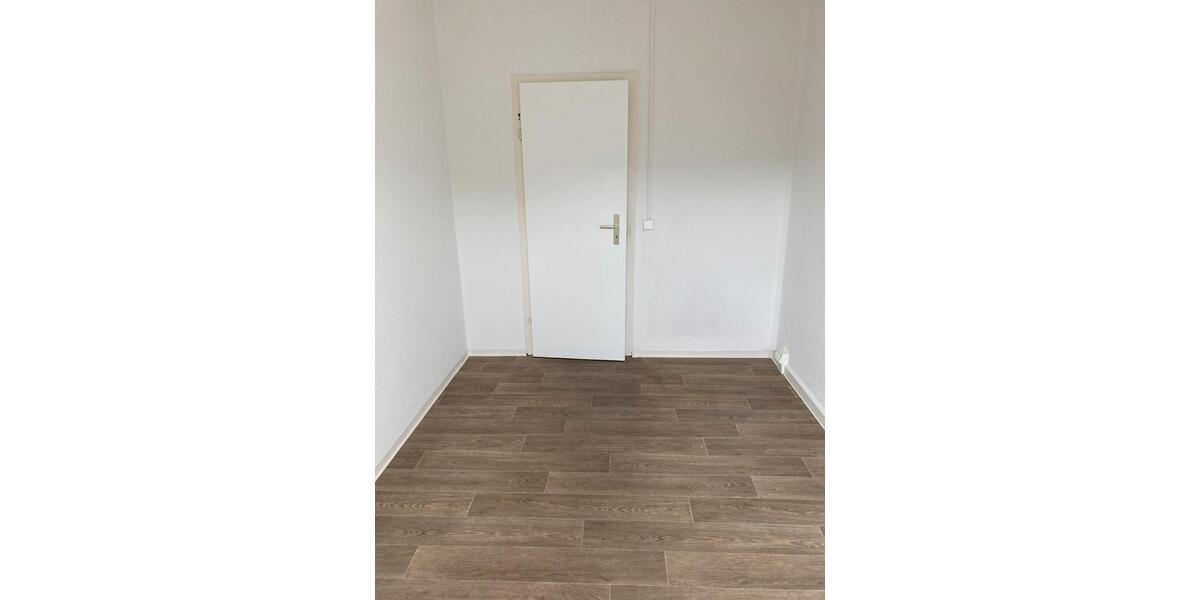 Dachgeschoßwohnung Gera - 3 Zimmer, 64 m&sup2;, 365&euro; | Angebot:25417613