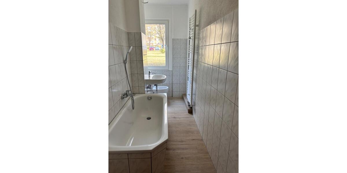 Hochparterre Gera Debschwitz - 2 Zimmer, 48 m&sup2;, 64.000&euro; | Angebot:25752136