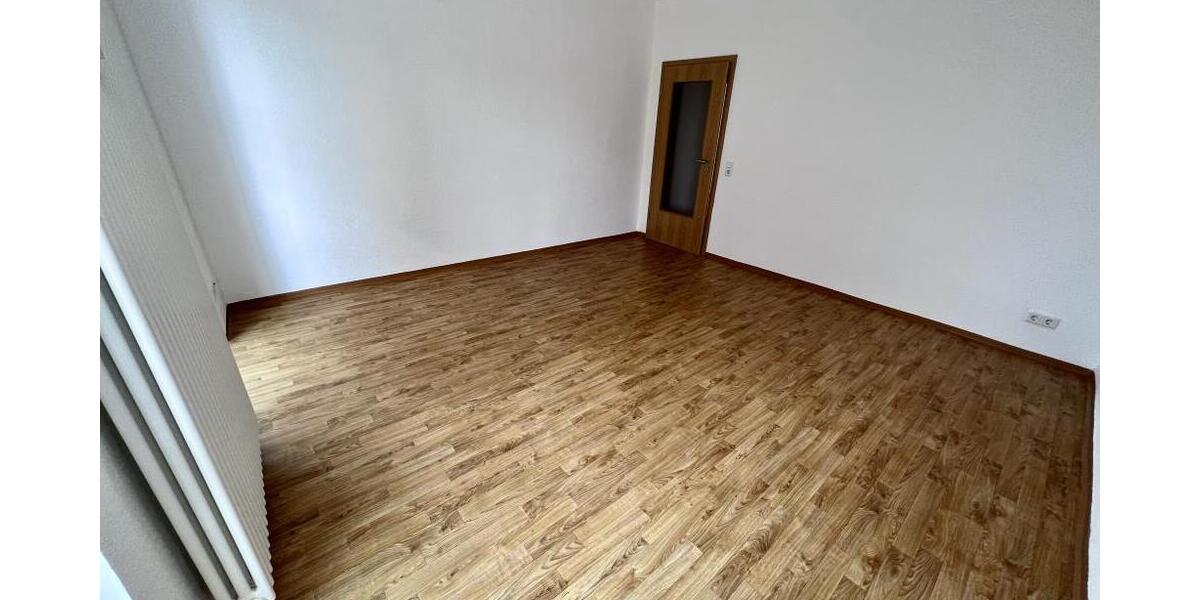 Modernes Bad und Balkon - 4 Raum Wohnung mit Wanne und Dusche zu vermieten! - Etagenwohnung Gera Alt-Bieblach | Angebot:27224966