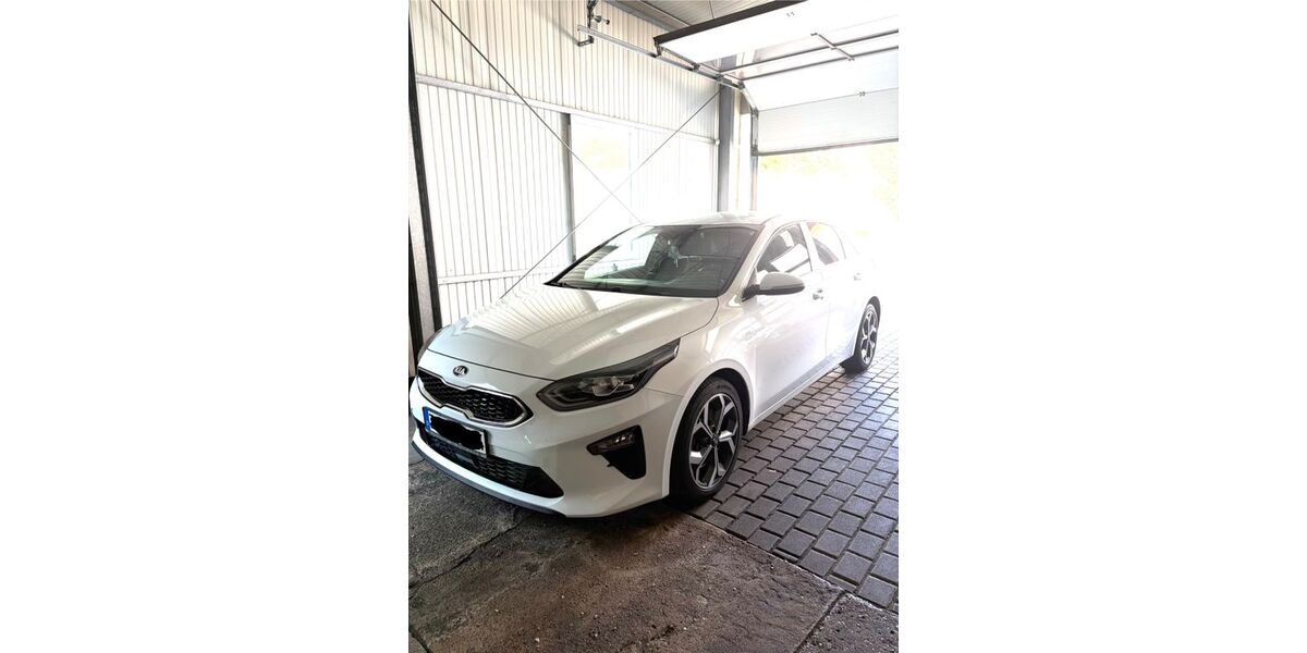 Kia ceed / Ceed 84.000 km 13.900 &euro; Zeitz 06712
