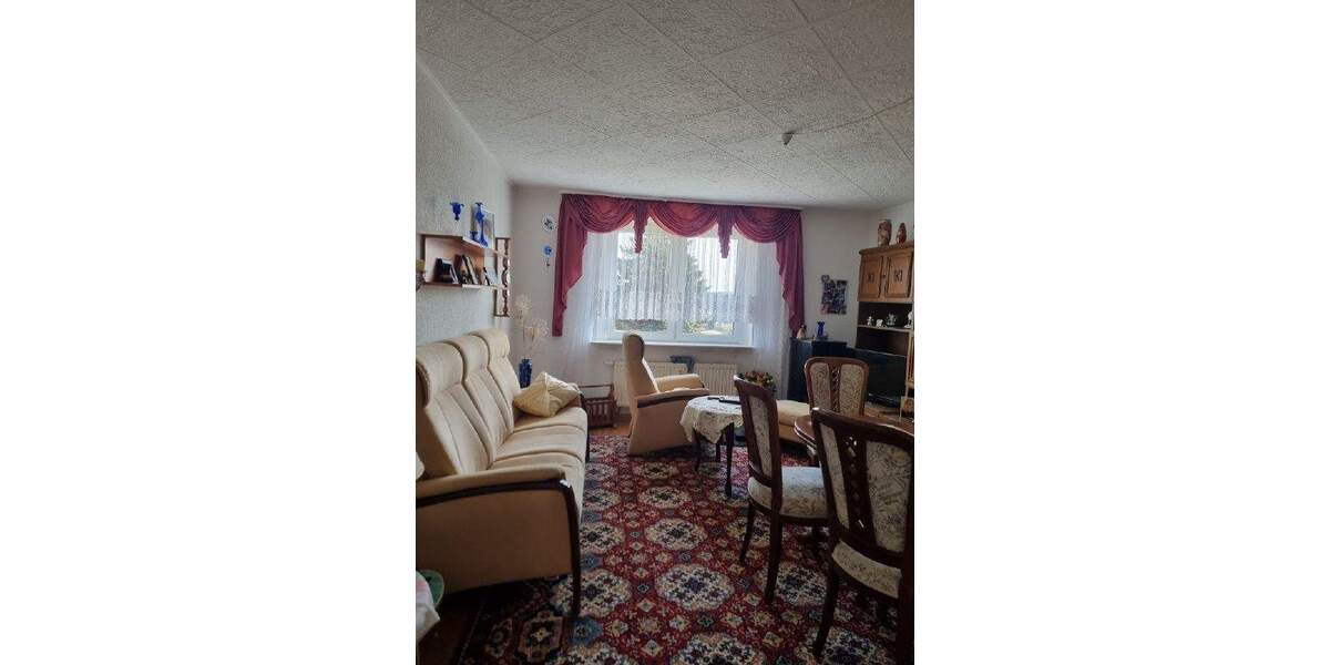 Etagenwohnung Crimmitschau - 3 Zimmer, 57 m&sup2;, 38.000&euro; | Angebot:25800329