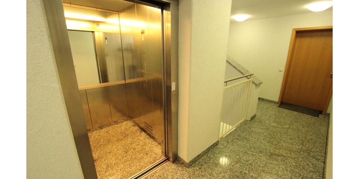 Traumlage am Küchengarten! Schöne 1-Raum-Whg. mit EBK, Balkon und Aufzug in Gera-Untermhaus - Etagenwohnung Gera Untermhaus | Angebot:26144347