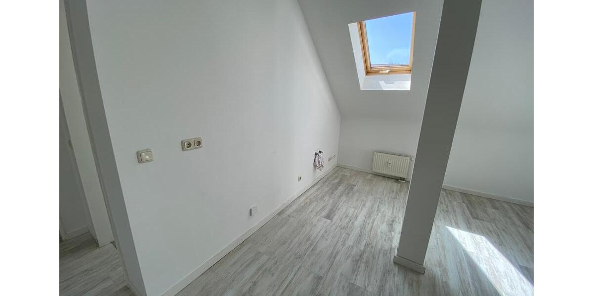 Dachgeschoßwohnung Greiz - 4 Zimmer, 152 m&sup2;, 836&euro; | Angebot:26462524