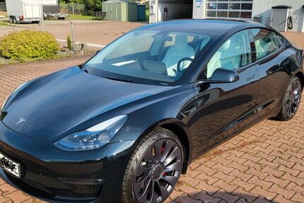 Tesla Model 3 32.000 km 36.990 € Crossen 07613