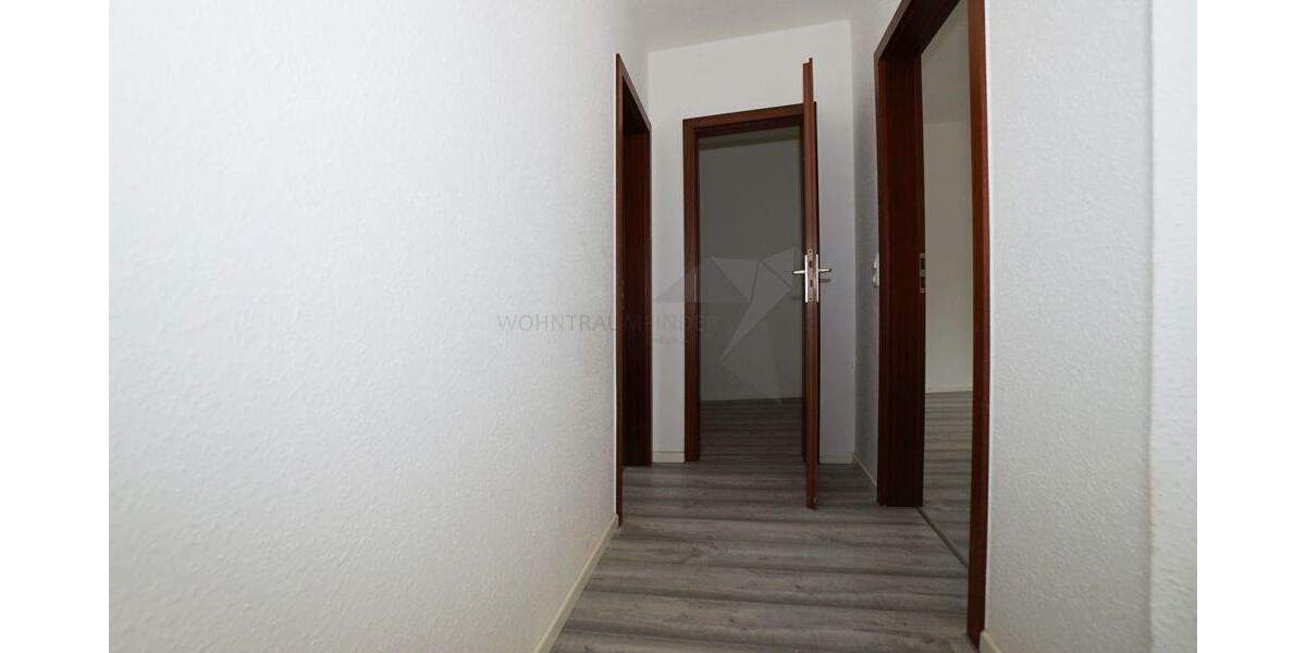 Geräumige, NEU renovierte 3-Raum-Wohnung in Meerane 3 zimmer