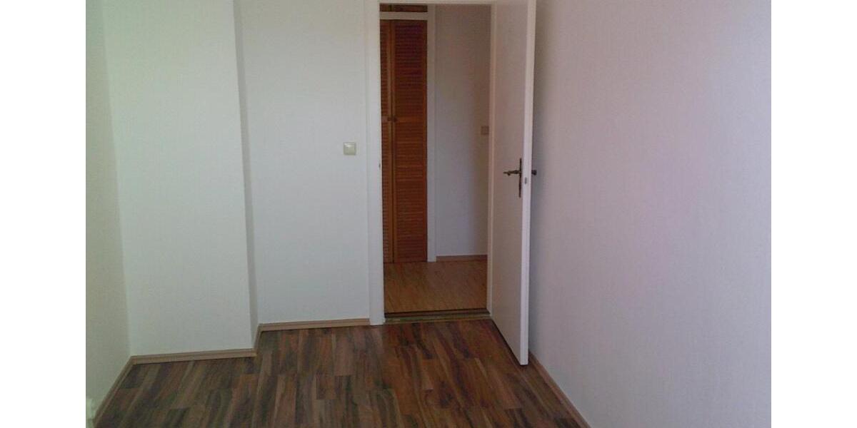 Erdgeschoßwohnung Rositz - 3 Zimmer, 56 m&sup2;, 255&euro; | Angebot:26163565