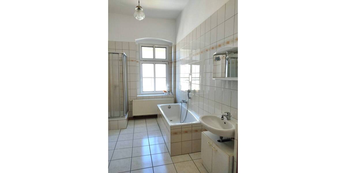 Etagenwohnung Gera Innenstadt - 3 Zimmer, 96 m&sup2;, 600&euro; | Angebot:26796130