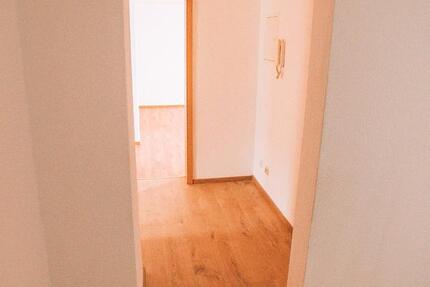 Wohnung Gera Alt-Bieblach - 2 Zimmer, 75 m&sup2;, 449&euro; | Angebot:26112908