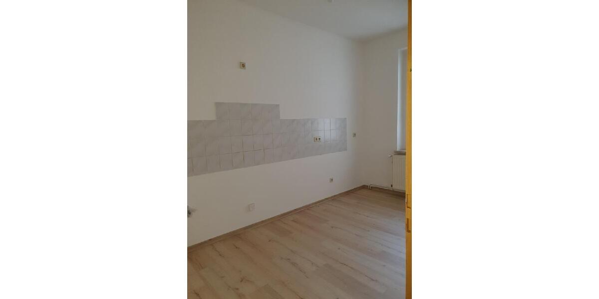 Etagenwohnung Crimmitschau - 4 Zimmer, 85 m&sup2;, 425&euro; | Angebot:26132953