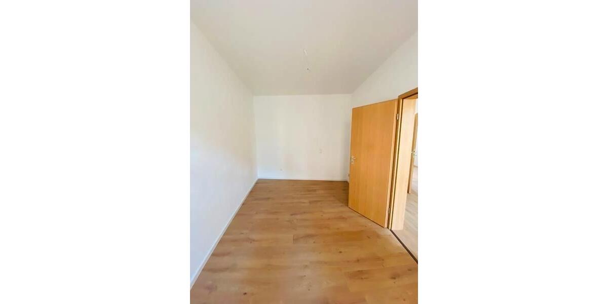 Etagenwohnung Meerane - 2 Zimmer, 58 m&sup2;, 319&euro; | Angebot:25376877