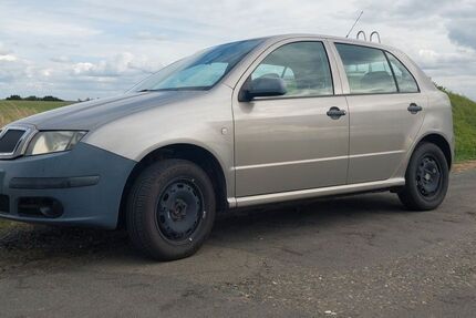 Skoda Fabia 82.000 km 1.950 € Berga-Wünschendorf 07980