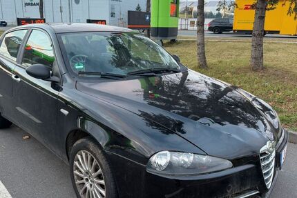 Alfa Romeo 147 130.000 km 1.500 € Jena 07751